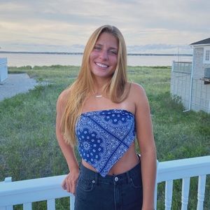 Meet your Posher, Maria